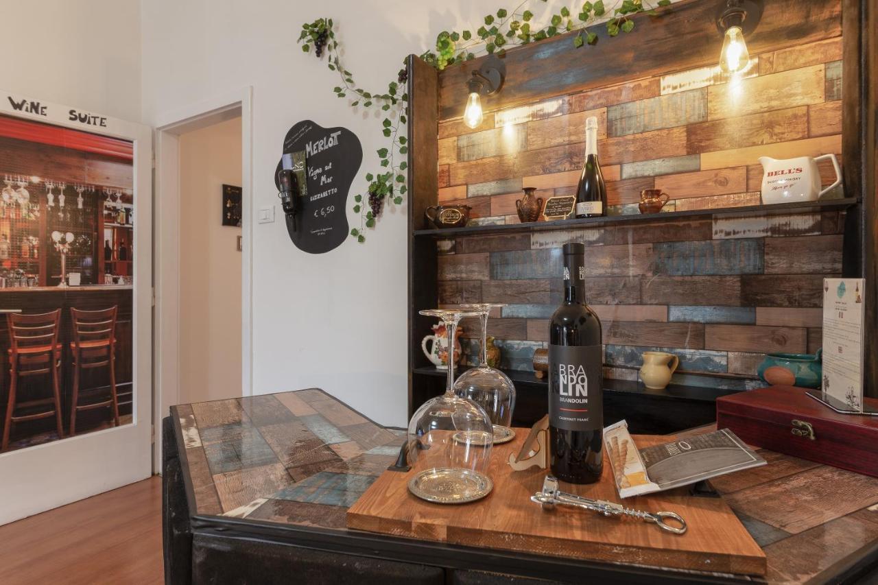 Lodge & Art - San Francesco - Trieste Center ***** Bagian luar foto