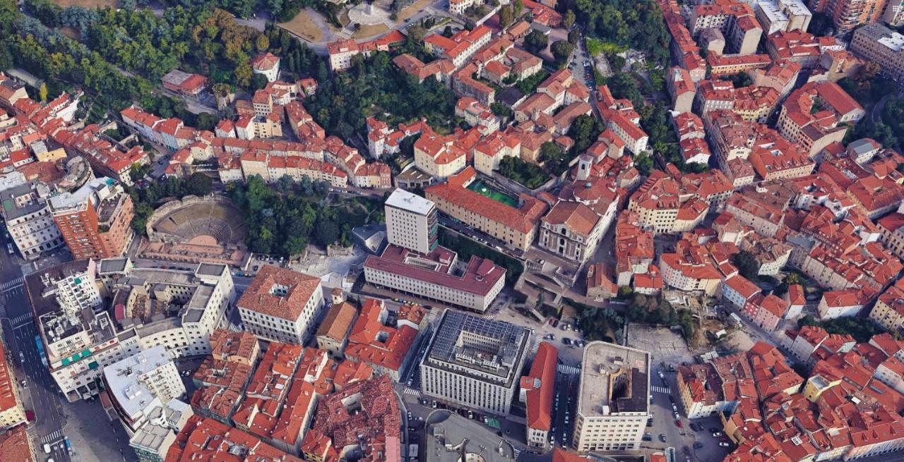 Lodge & Art - San Francesco - Trieste Center ***** Bagian luar foto